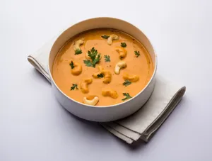 Kaju Kolhapuri Curry