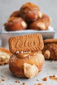biscoff bomboloni